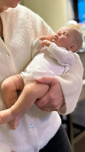 19in realistic reborn baby - realistic,